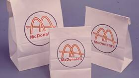 Что означает логотип McDonald's в COLINS